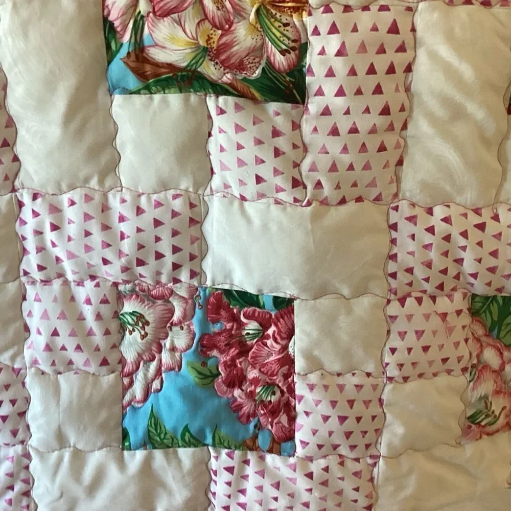 NWT. Hand Craffted Beautiful Floral Print Quilt